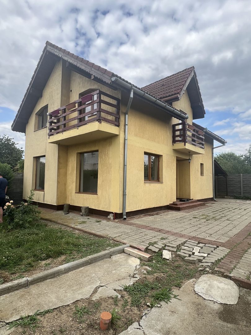 CASA DE VANZARE IN CARTIERUL PRIMAVERII -GIARMATA MARE - Poză 2