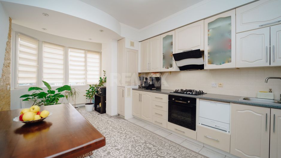 Apartament cu 3 camere I Buiucani I Alba Iulia - Poză 1