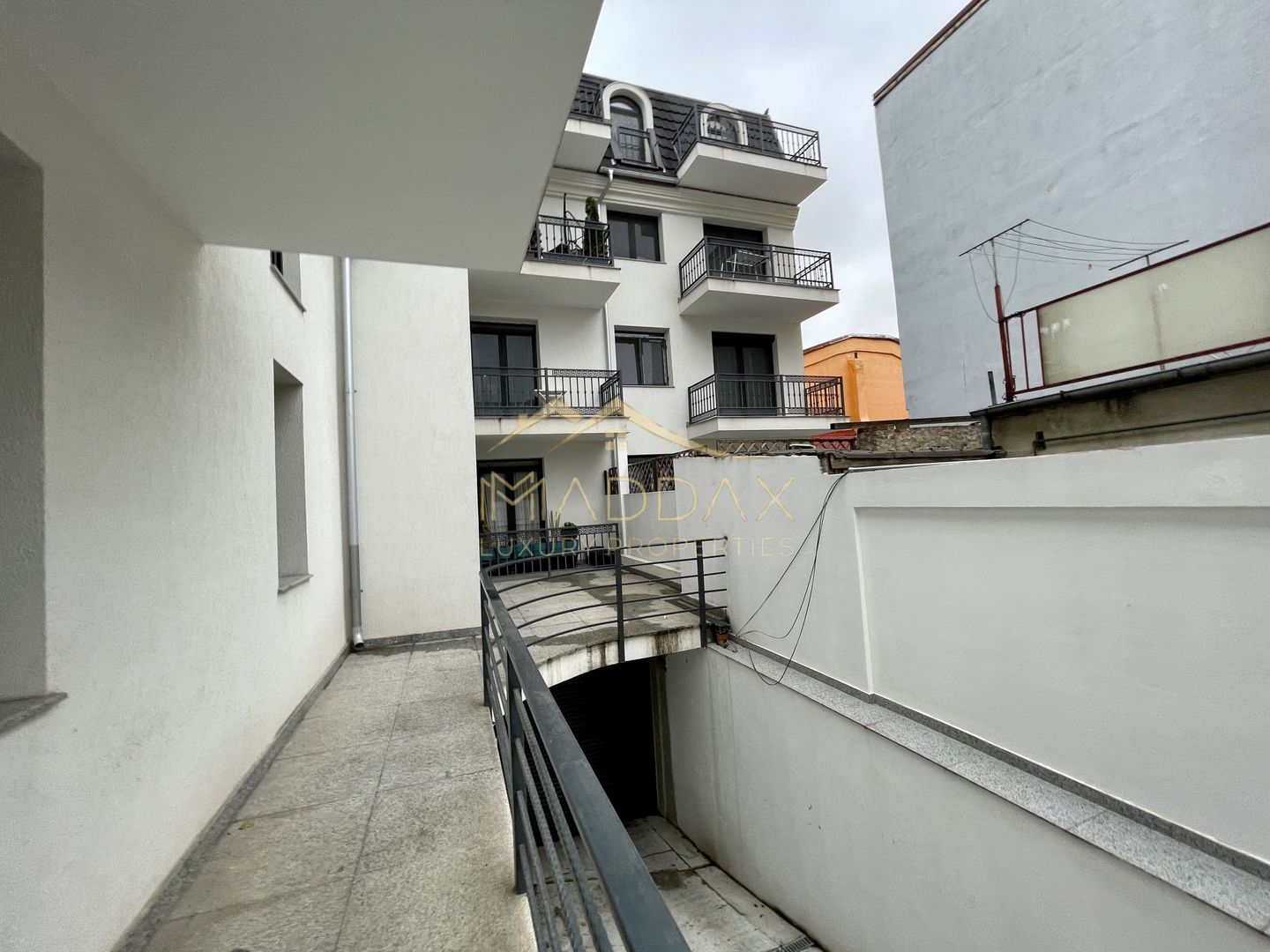 Duplex 3 camere//Birou***Showroom***DOMENII//PARTER+ Demisol - Poză 25