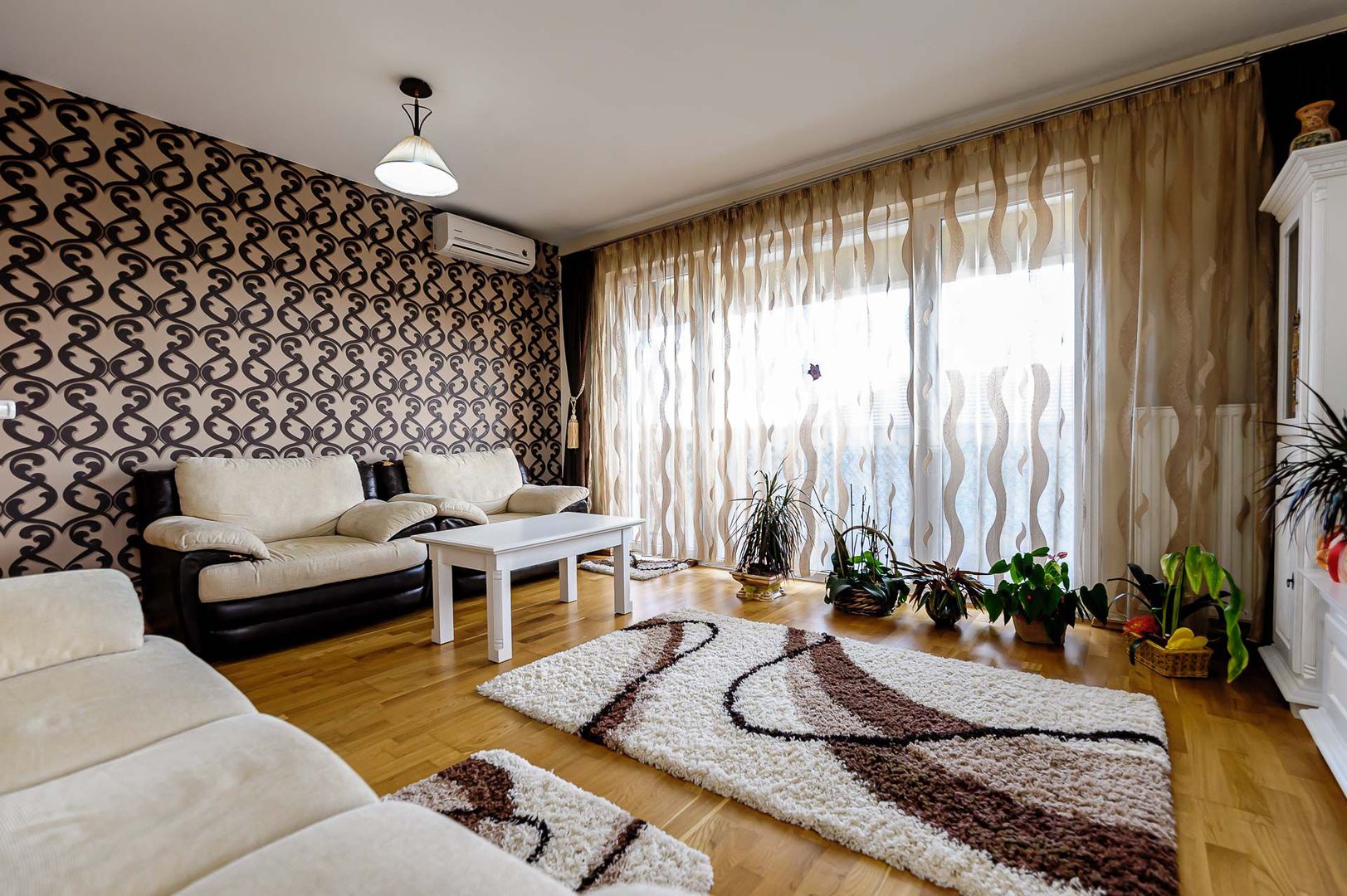 Apartament finisat si mobilat în bloc nou Micalaca, Urbana  zona 300. - Poză 3