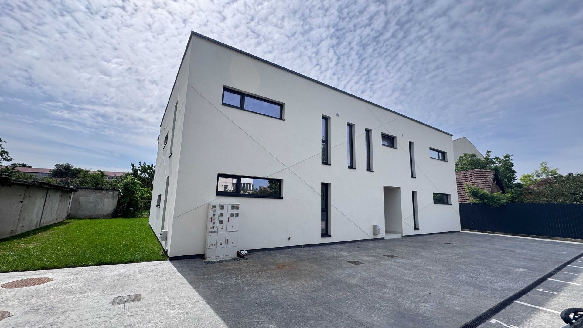 APARTAMENT PREMIUM, STANDARD NZEB, PANOURI SOLARE & POMPA DE CALDURA - Poză 1