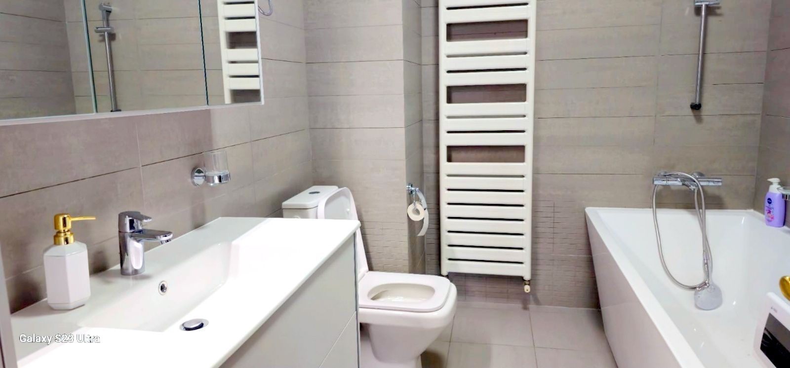 Apartament de lux- Faleza Dunarii - 106 mp, mobilat si utilat premium - Poză 13