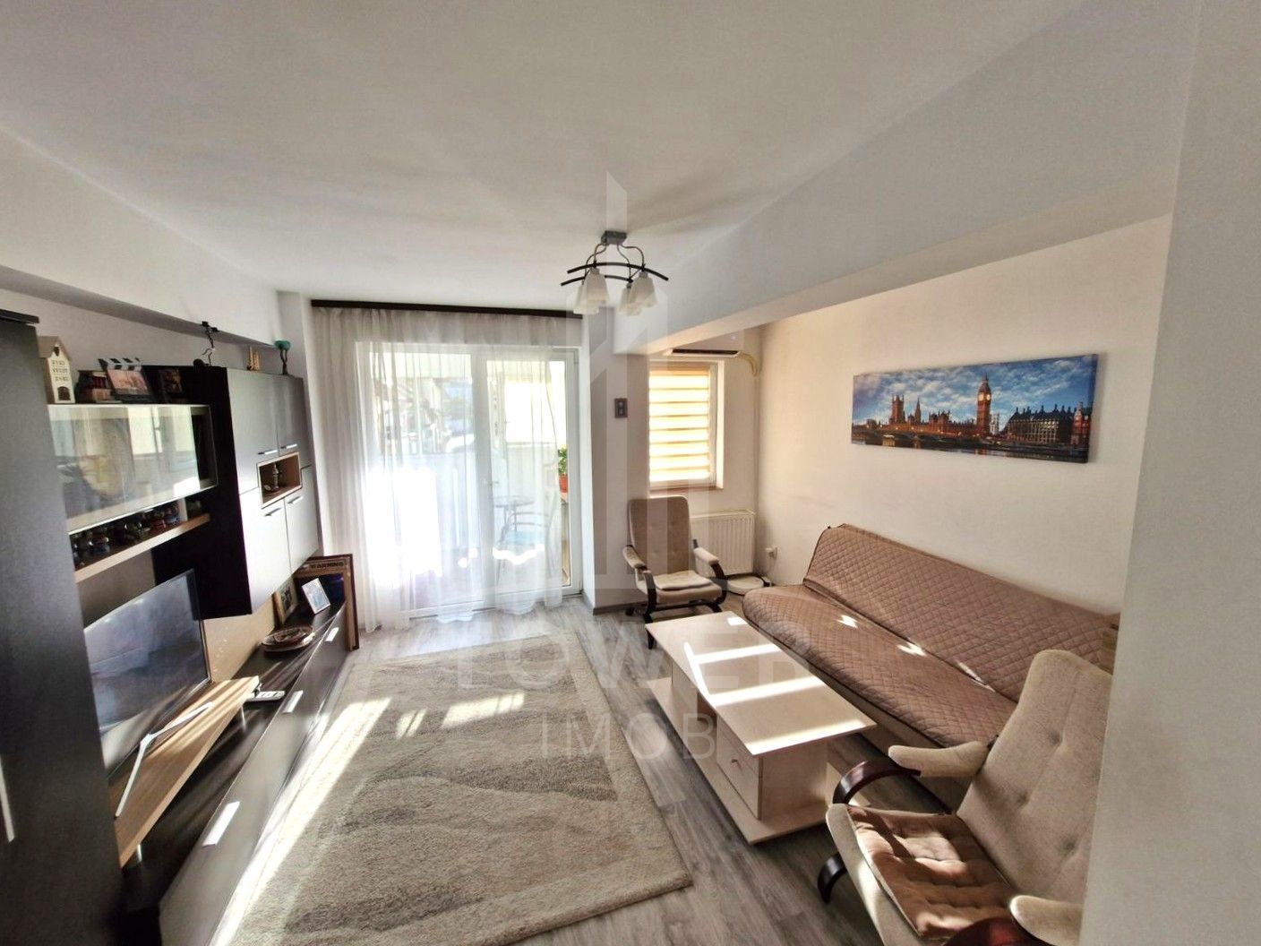 Apartament cu 3 camere - Frunzei - Poză 1