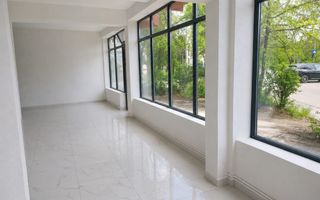 DE INCHIRIAT - renovat - parter si etajul 1 - stradal - Poză 1