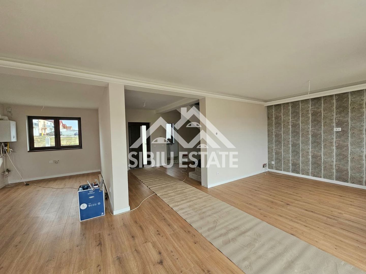 Casa noua amenajata, gata de mutare - Poză 11