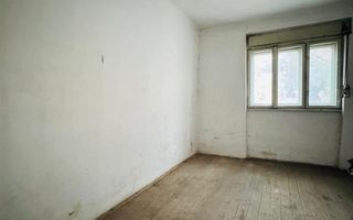 Casa singur in curte cu acces auto si teren 270 mp in zona Razboieni - Poză 2