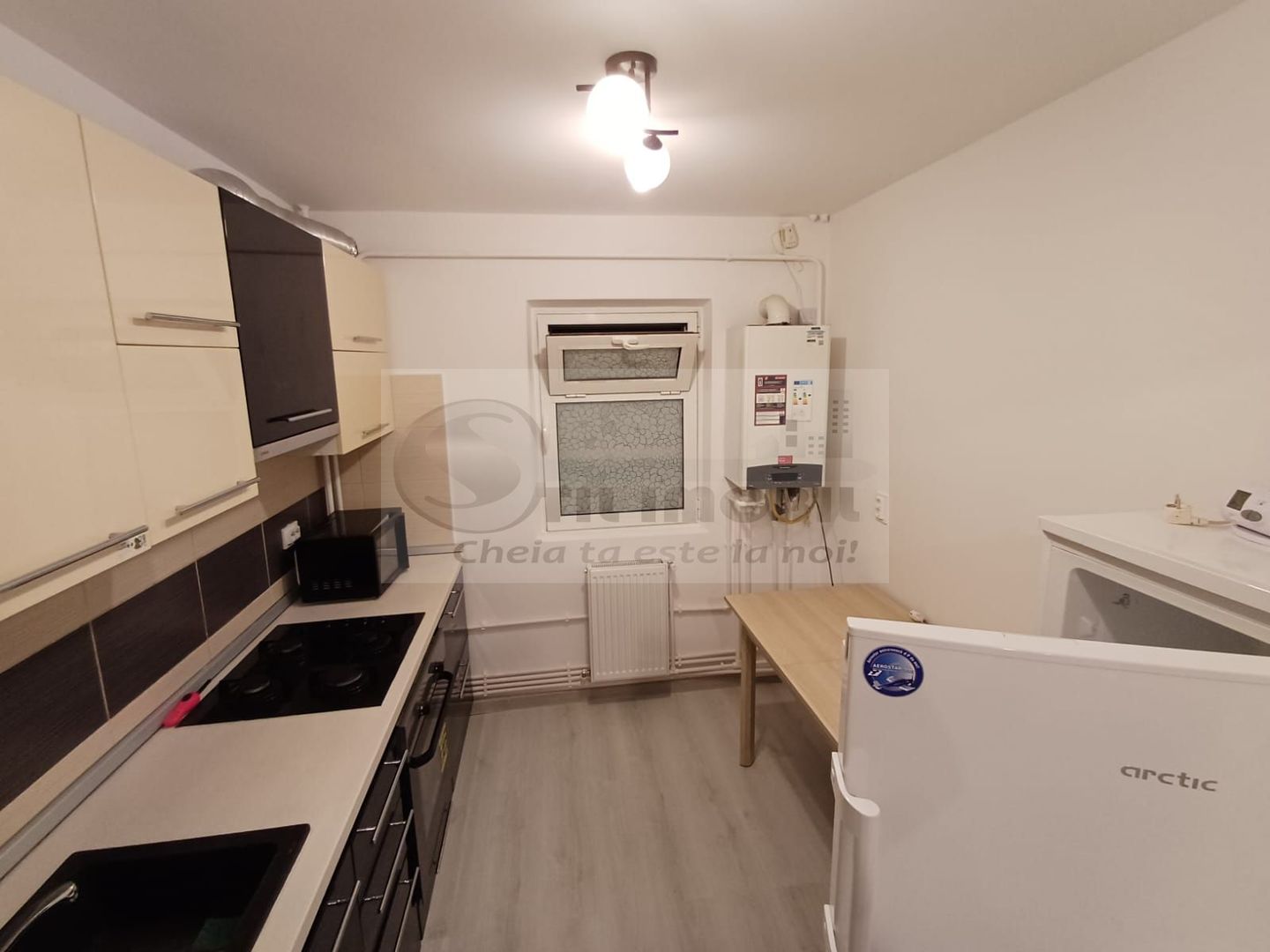 Apartament 3 camere Decomndat RENOVAT–  vis-a-vis de Palas Mall - Poză 9