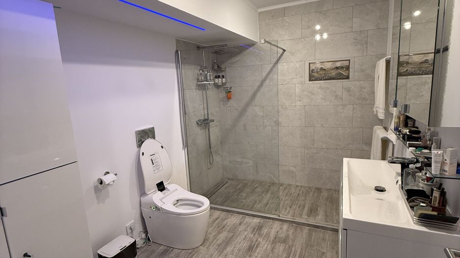 Vila în stil American - Total independentă energetic, garaj + terasă! - Poză 14