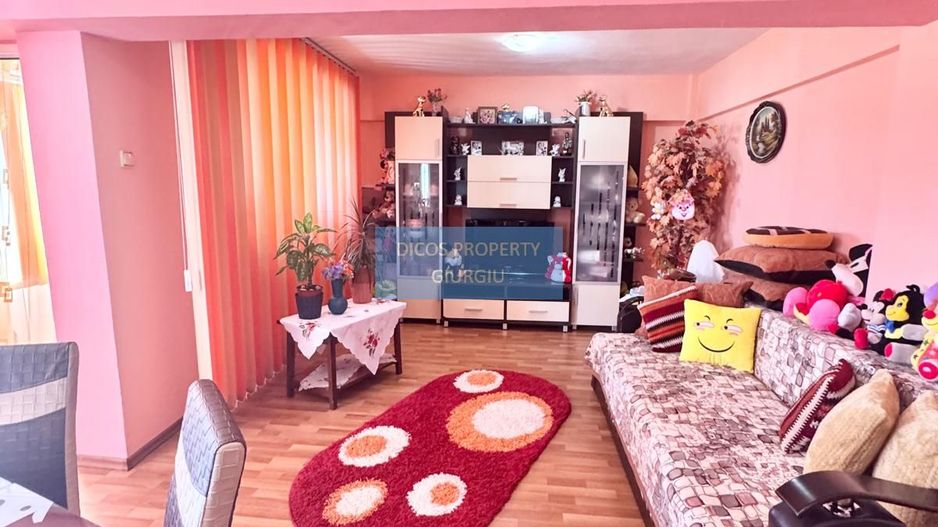 Apartament spațios, 3 camere – Bulevardul CFR, Giurgiu - Poză 1