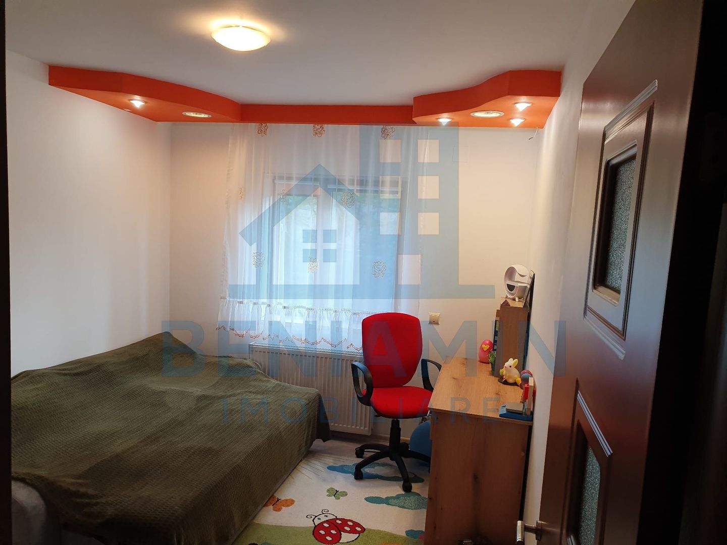 Apartament 4 camere etaj 1 Cartier Noua 99mp doua parcari - Poză 8
