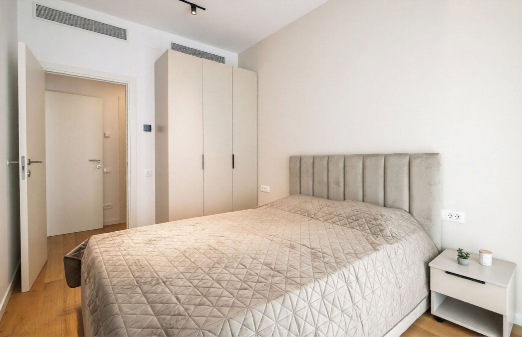 Apartament High End 2 camere Upsite I Loc de parcare si boxa - Poză 13
