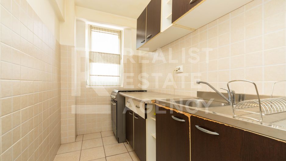 Vânzare, apartament cu 3 camere în zona Lujerului - Poză 8