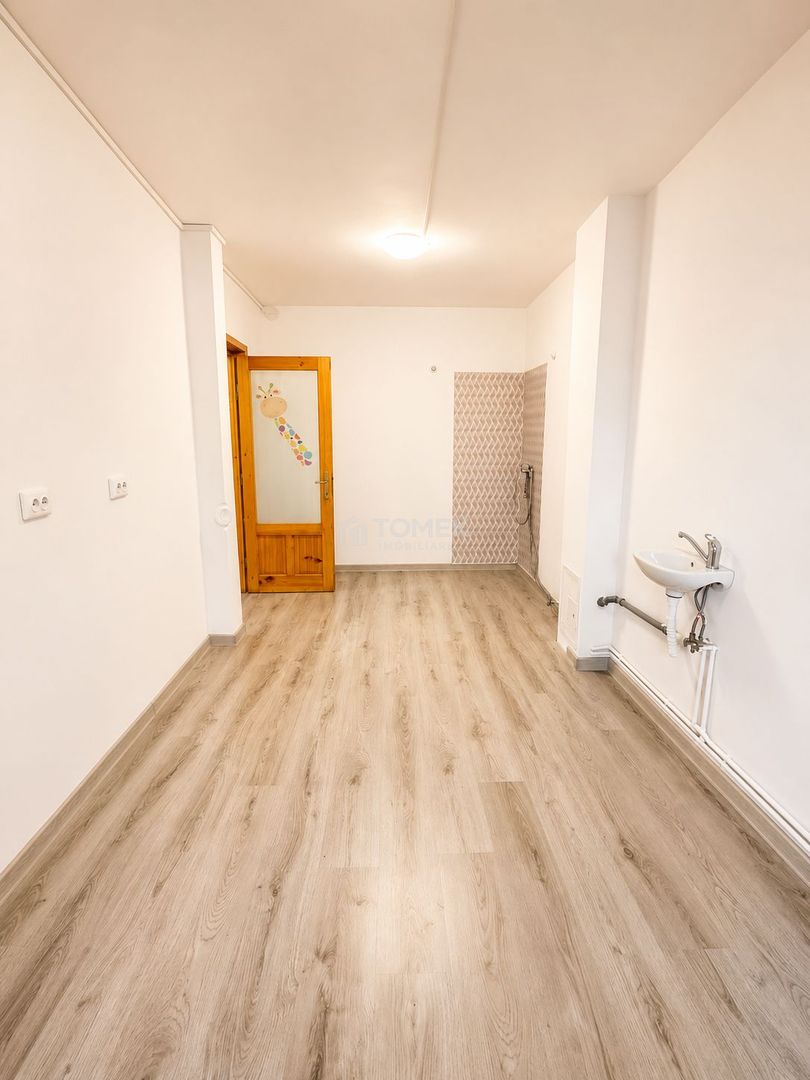 Spatiu comercial/birouri Calea Bucuresti7 zona Judetean - Poză 12