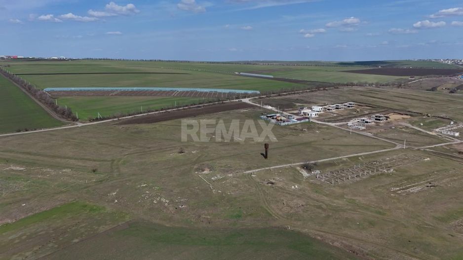 Casă cu teren de 18.8 Ari com. Tohatin ( Buneț) - Poză 6