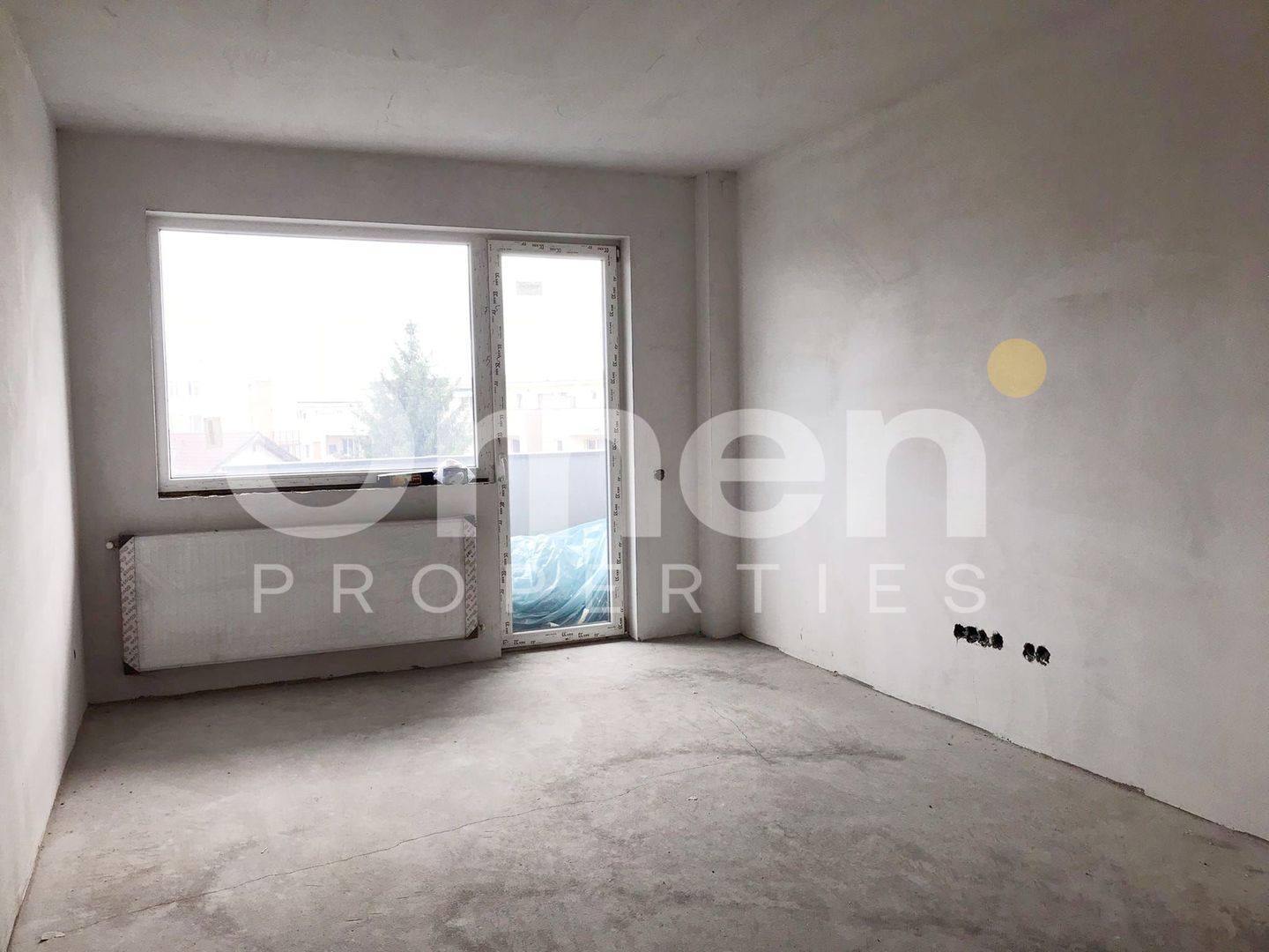 Apartament 2 camere + loc parcare de vanzare , Zona Hotel Europa - Poză 1