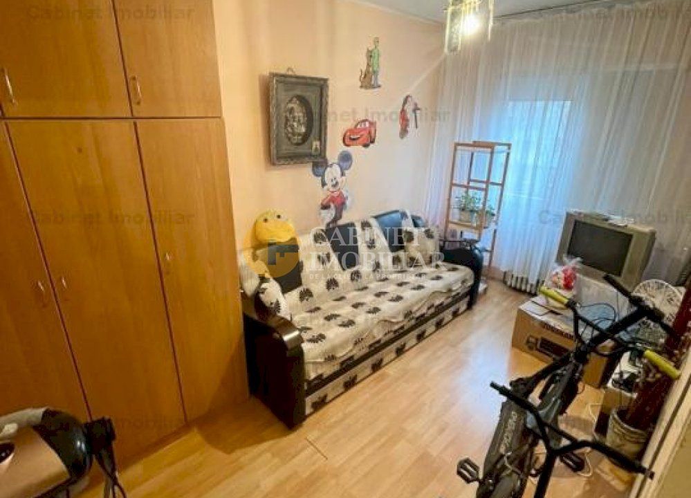 Apartament cu 3 camere - Bloc Fara Risc - Etaj 2 - Primaverii - Poză 3