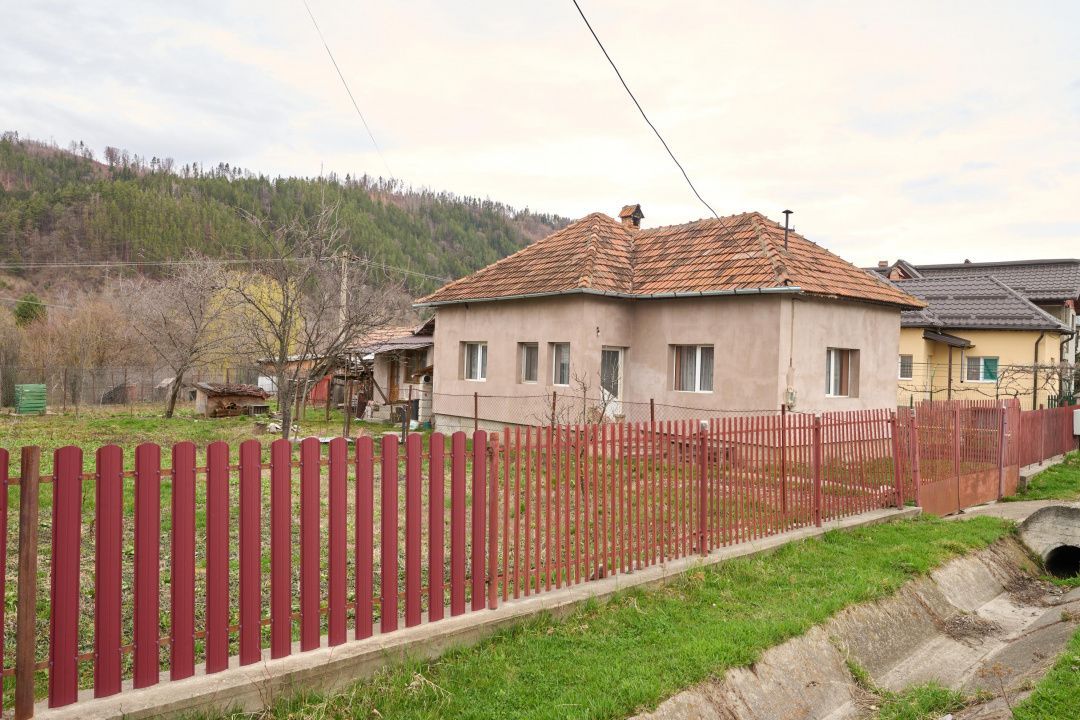 Casa individuala  Leresti la strada principala+ teren 831 mp, utilitati complete - Poză 13