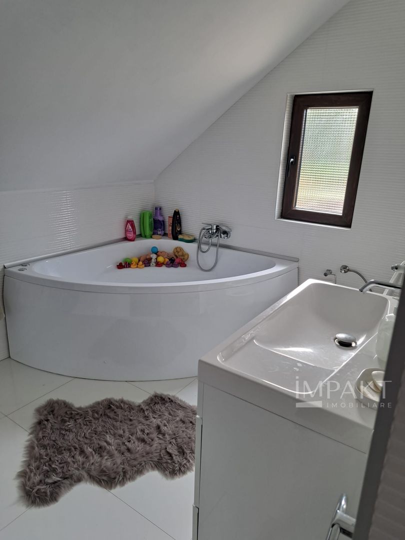 Casa  cu  vedere Panoramică în Făget, Peisaj de Vis și Confort Complet! - Poză 10