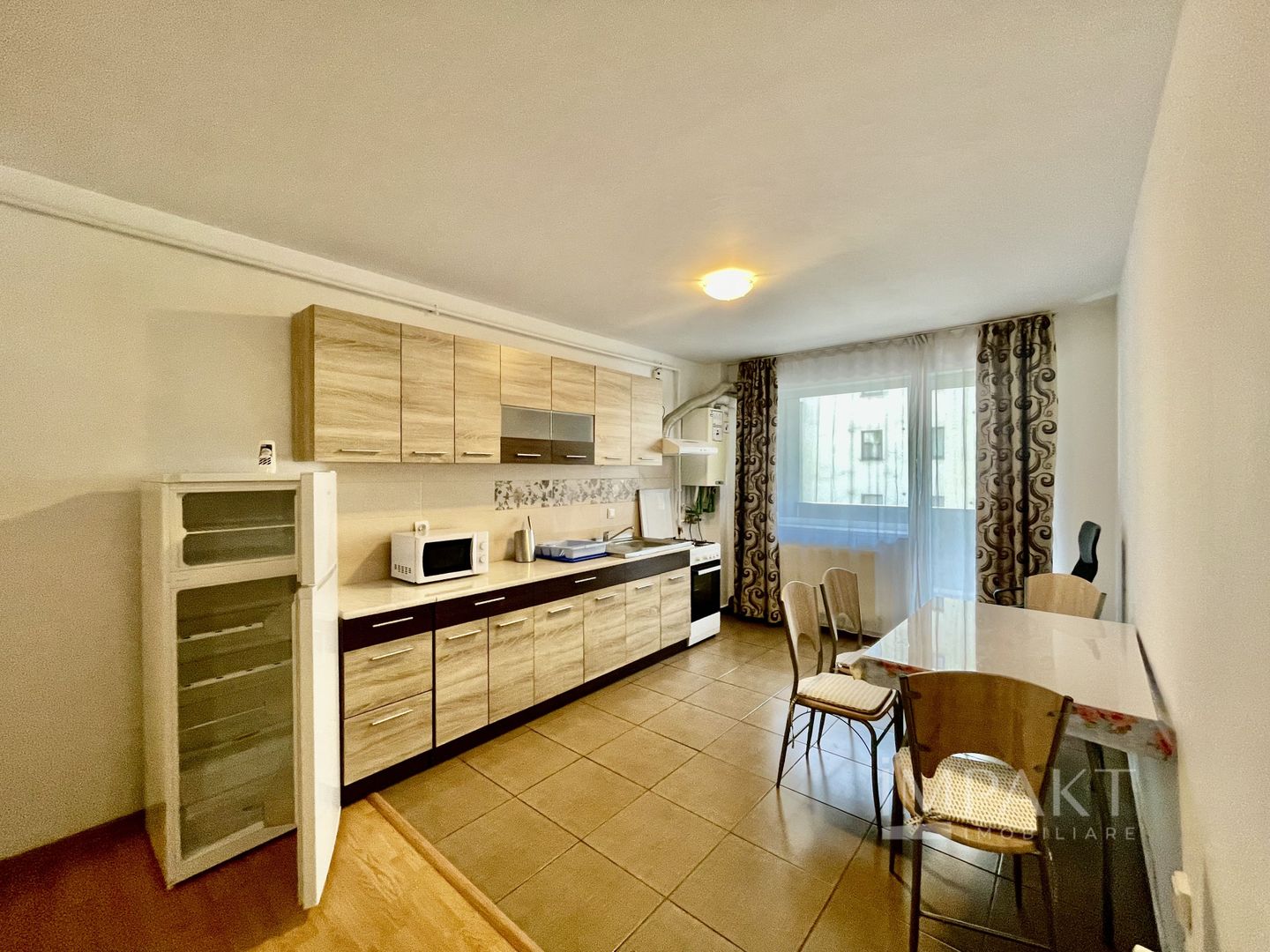 Apartament modern cu 3 camere, parcare subterană – zona Corneliu Copos - Poză 2