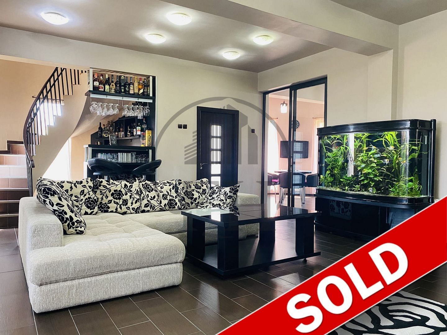 SOLD/ VANDUT Vila cu teren in Valu lui Traian - Poză 1