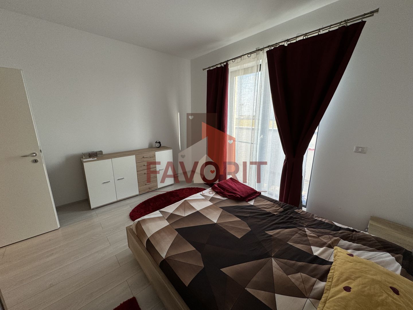 Terasa generoasa. Modern amenajat. - Poză 7