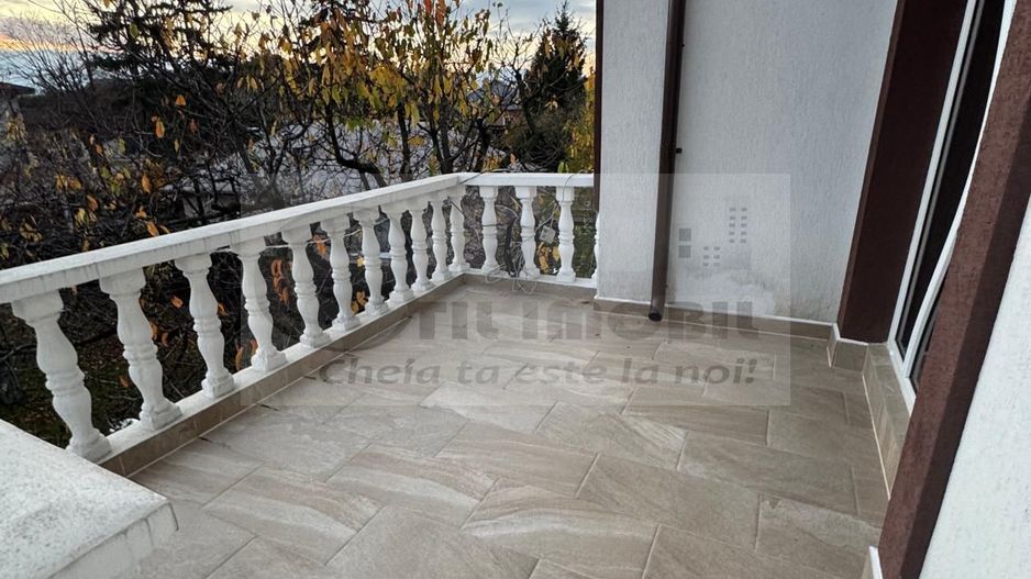 Vilă cu 4 camere moderne si curte - Copou - 1.100€/lună - Poză 21