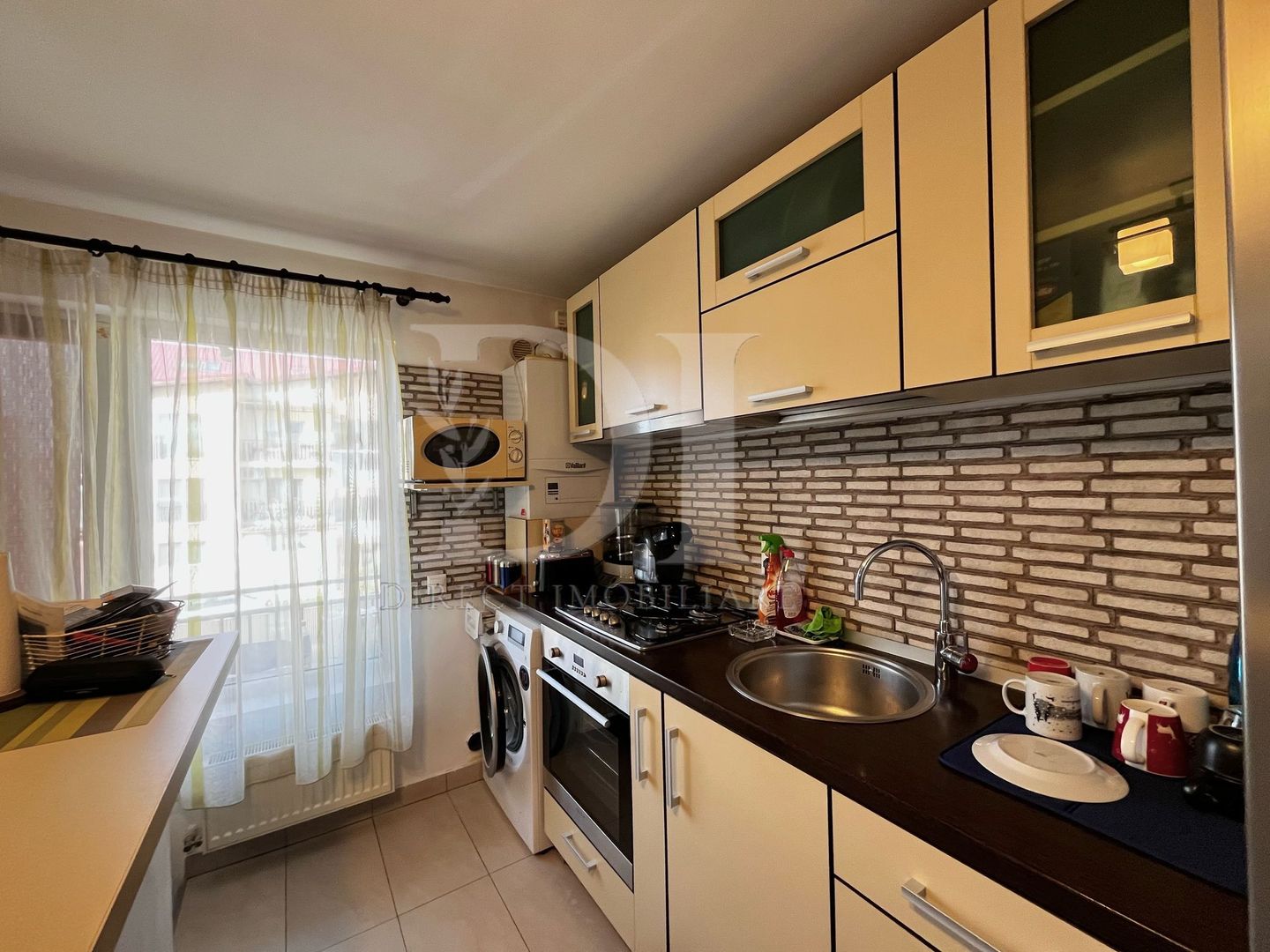 Apartament de 3 camere | de vanzare | Parcare inclusa - Poză 2
