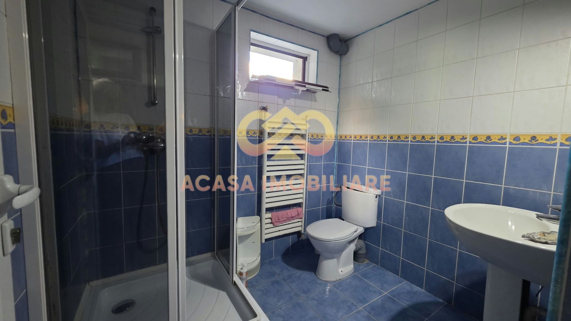 VILĂ SPAȚIOASĂ ÎN TĂTĂRAȘI | 450 MP | CURTE 400 MP - Poză 17