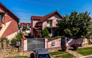 Vilă cu 6 camere–confort, intimitate și multiple utilizări - Poză 1