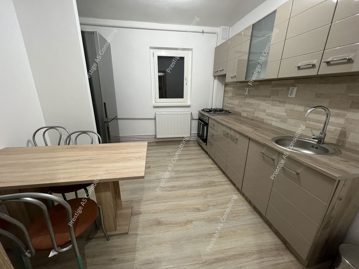 Apartament 3 Camere | 2 Bai | Recent Renovat | Etajul 2 | Lipovei - Poză 4