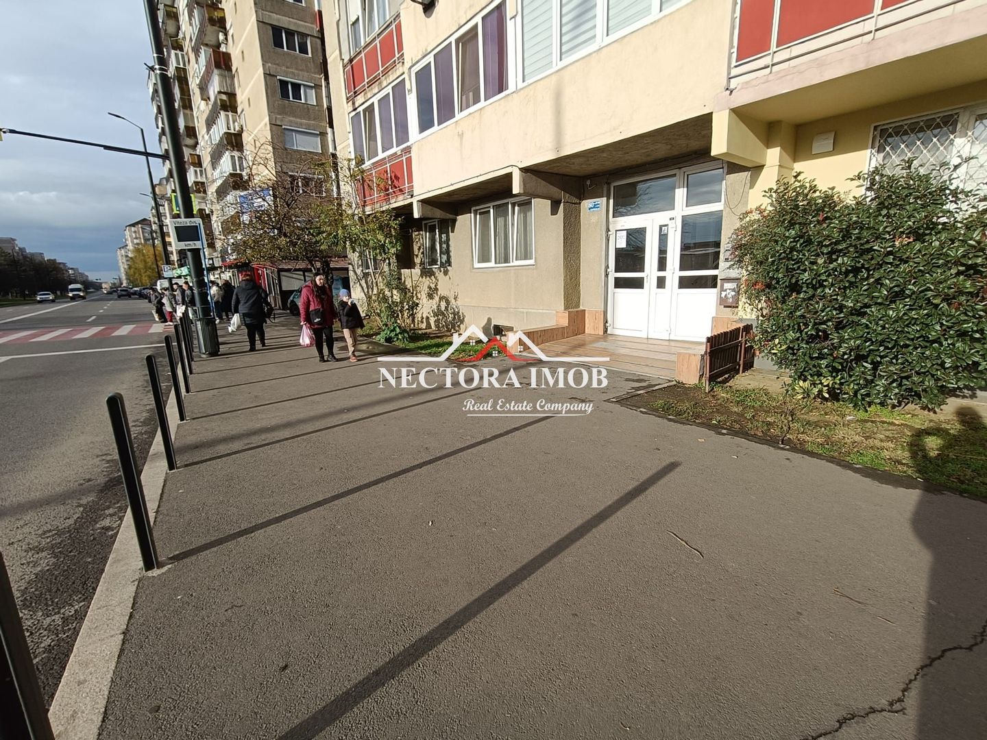 NECTORA IMOB-Apartament 3 camere, Nufarul, Pretabil Spatiu Comercial - Poză 1