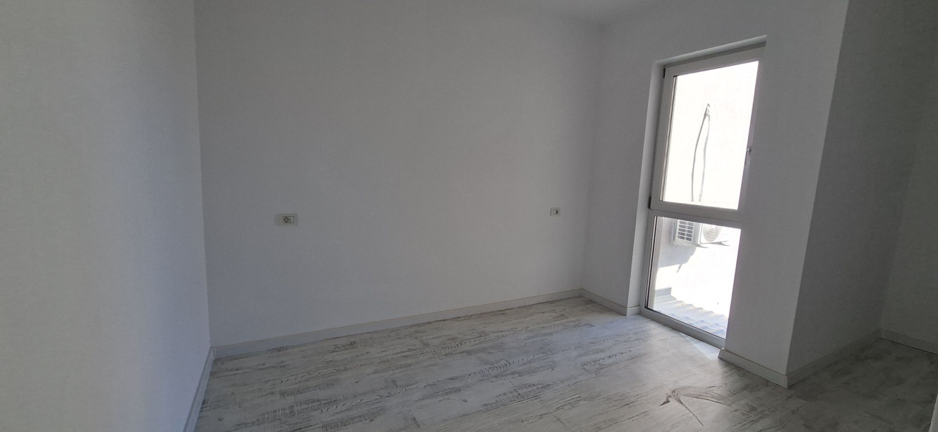 Apartament cu 3 camere si un loc de parcare - Poză 10