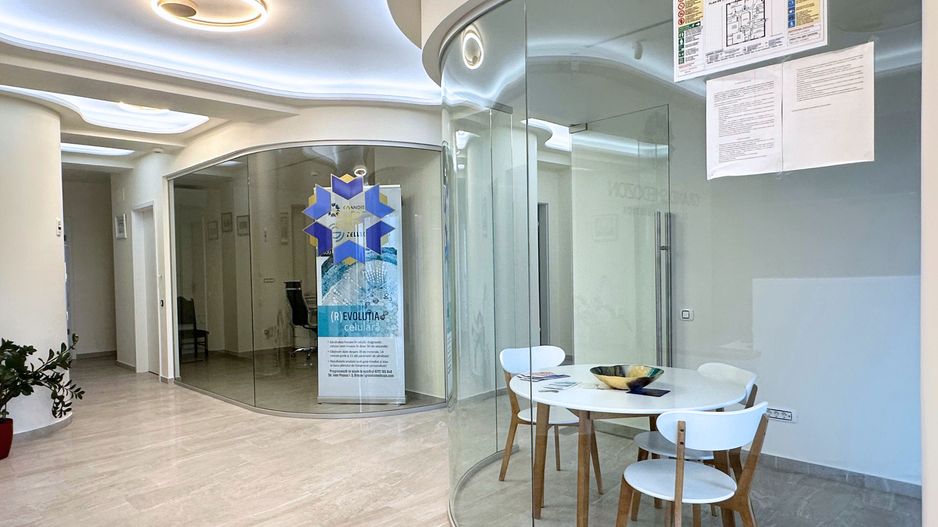 De vânzare Centru Medical Multifuncțional 196 mp zona Coresi - Poză 2