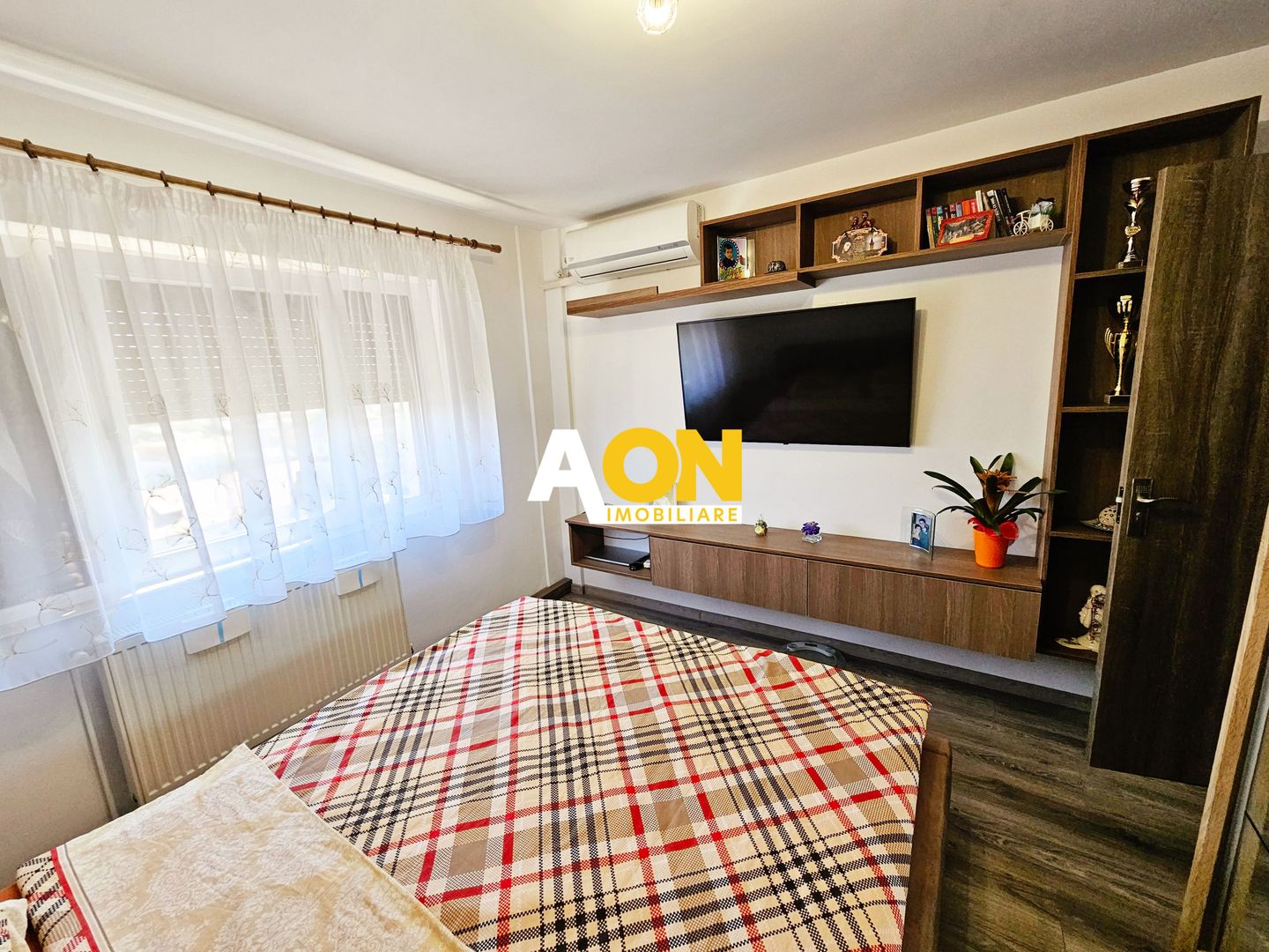 Apartament cu 3 camere, 64 mp utili, partial mobilat, ultracentral - Poză 9