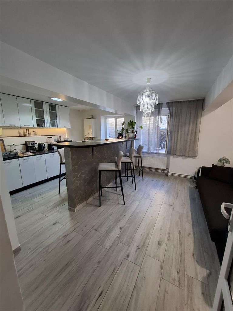 Balcescu 3 camere la casa - Poză 1