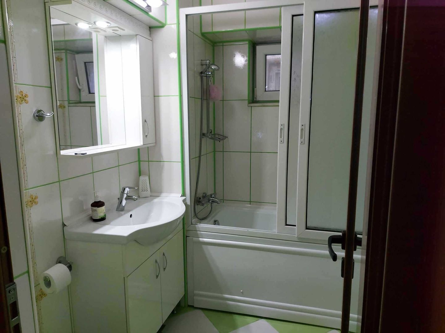 Apartament  3 camere ,dec., Micro20 - Poză 1