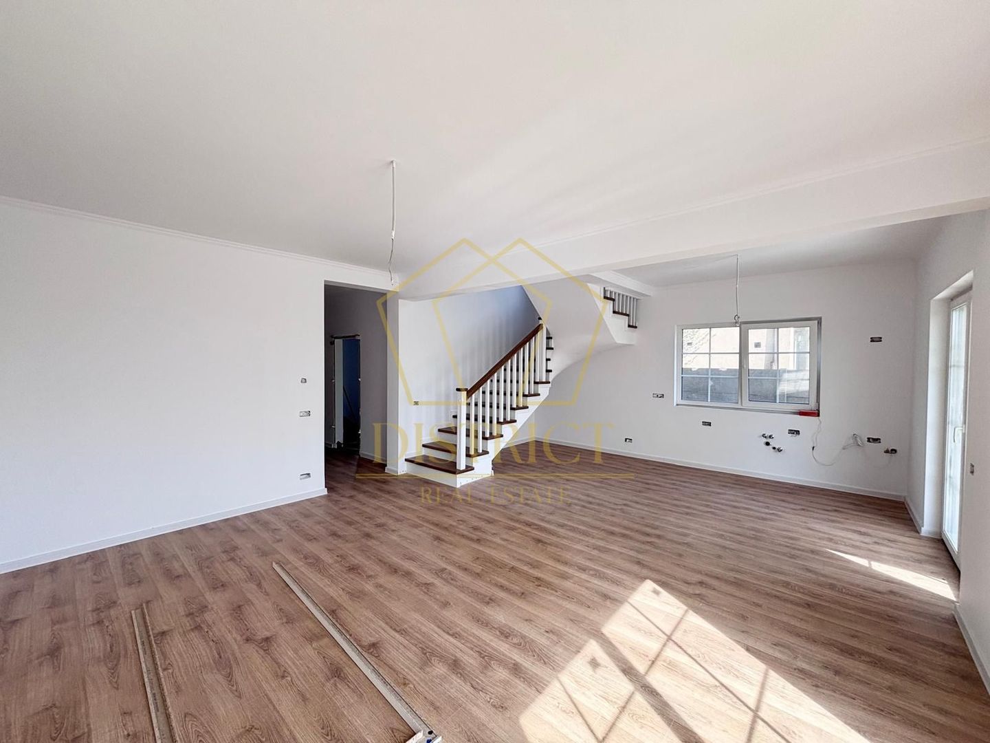 COM 0% Duplex despartit cu 5 camere | Giarmata Mare - Poză 1