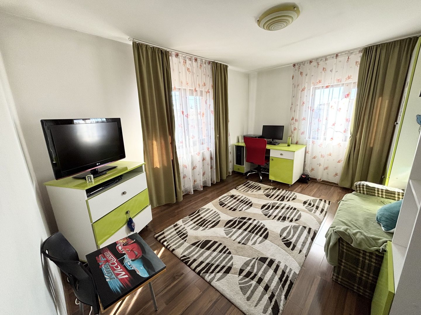 VILĂ MODERNĂ P+1 169 MP UTILI, CURTE GENEROASĂ 768 MP, IN APROPIERE DE BUCURESTI - Poză 23