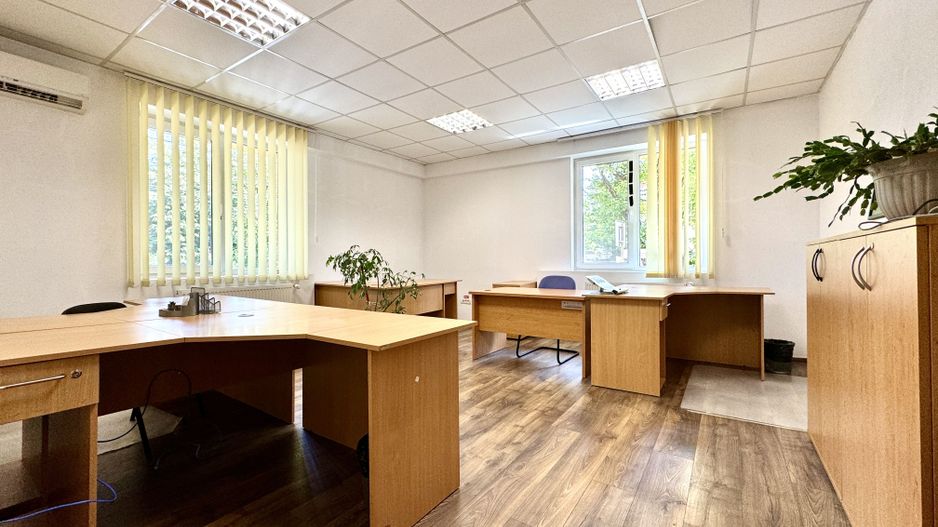 Birou cu 3-4 posturi de lucru - Poză 10