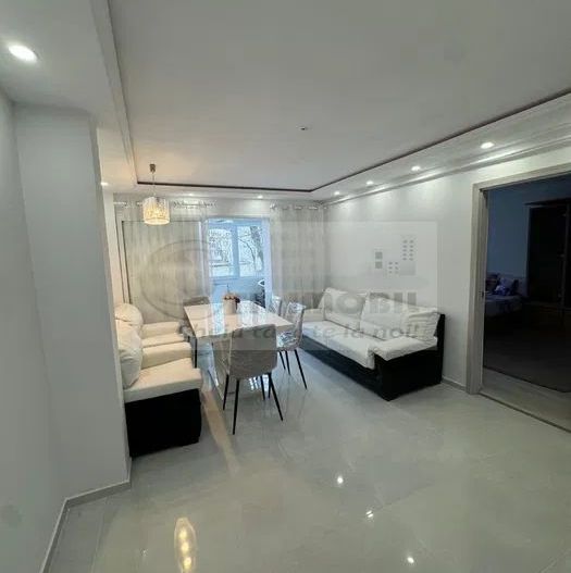 Apartament 4 Camere Nicolina - 650 euro - Poză 3