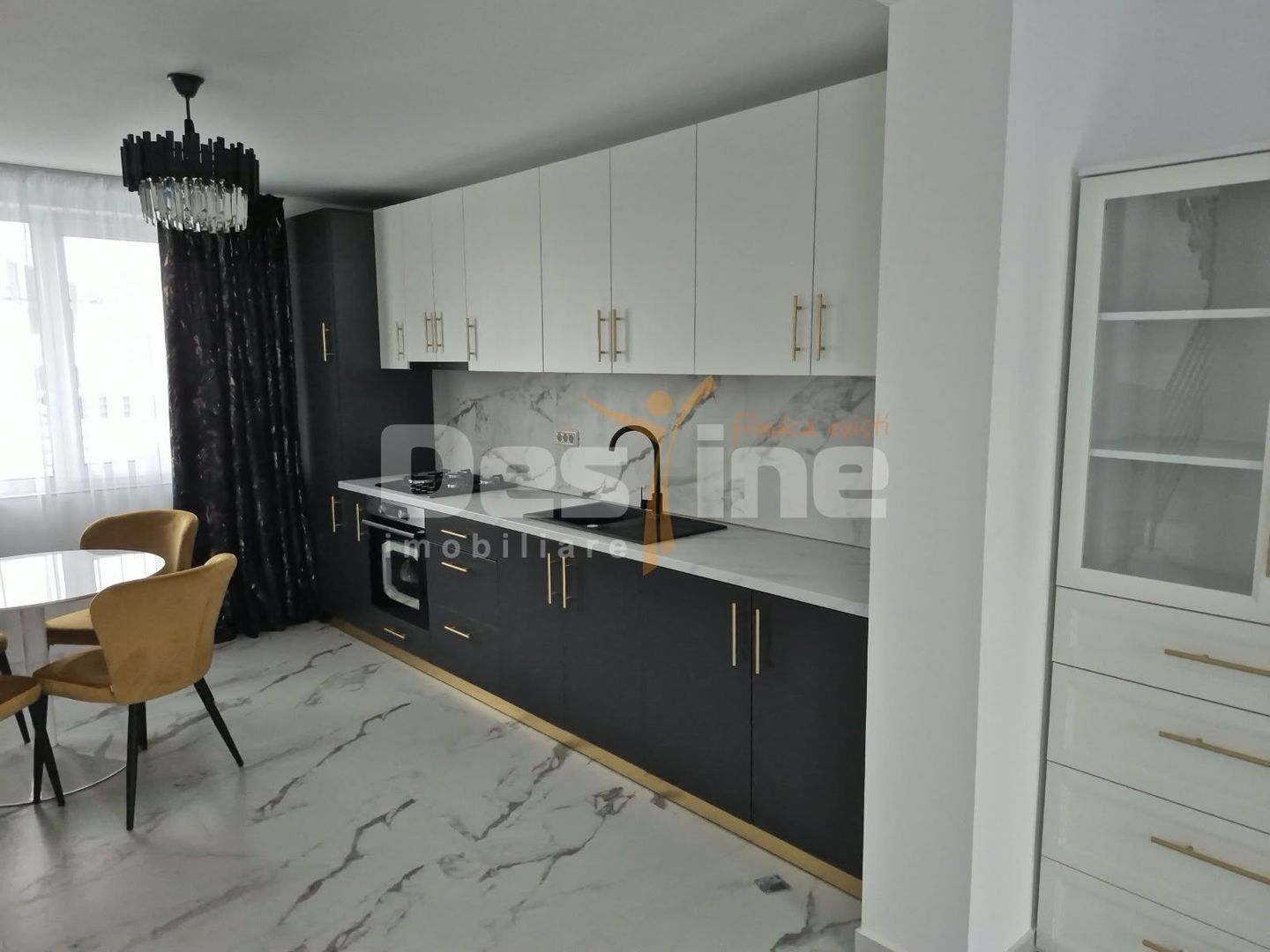 Oportunitate unica Apartament cu 2 sau 3camere in zona Pietricica - Poză 1