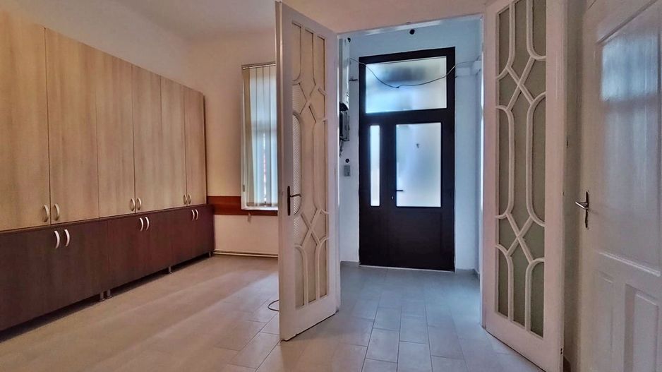 Birou 103 mp, 4 camere, ultracentral, str.I.Vulcan, Oradea, INCHIRIERE - Poză 11
