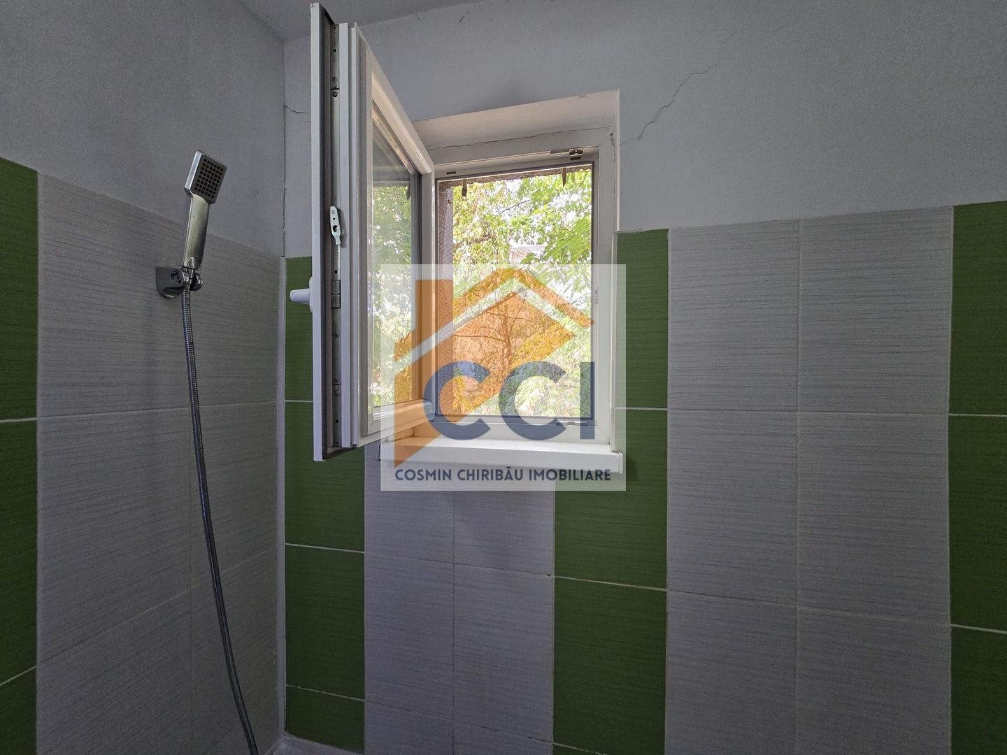 DE VÂNZARE - Apartament cu 2 camere în Bacău - Etaj 1 - Poză 24