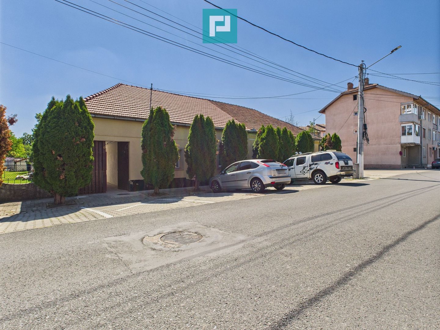 Casă cu 3 camere, anexe  locație Premium în Pecica - Poză 1