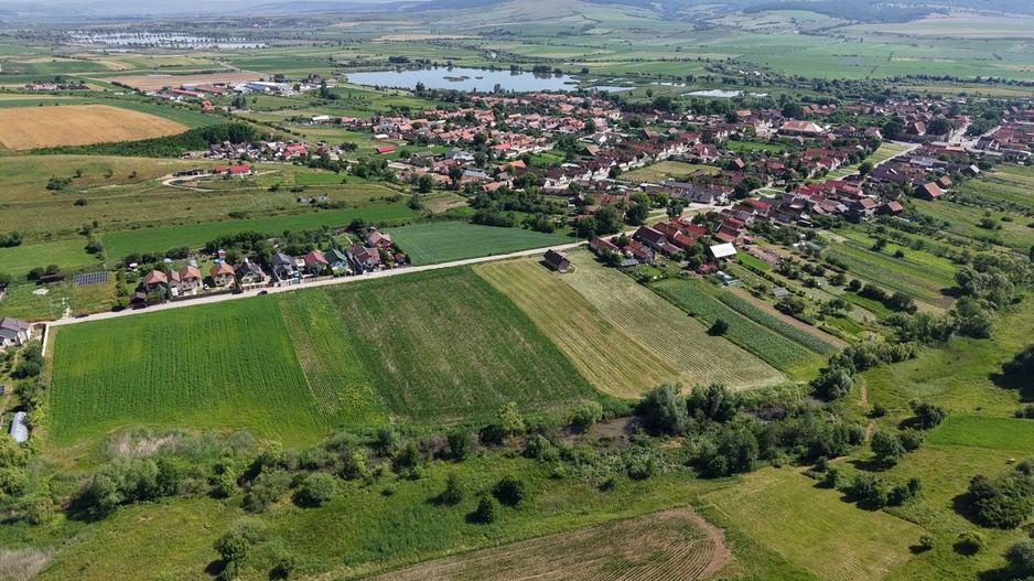 Teren intravilan 10.000 mp, Rotbav (Feldioara) - Poză 8