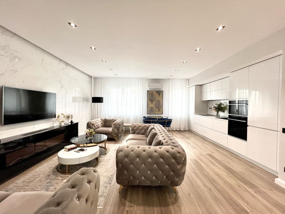 Apartament Lux 3 camere (2 parcari incluse) - Poză 1