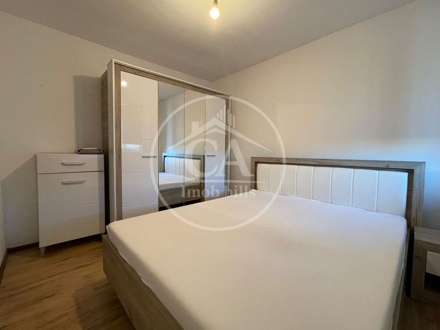 Apartament de vanzare cu 3 camere in zona Decbal, Oradea. - Poză 4