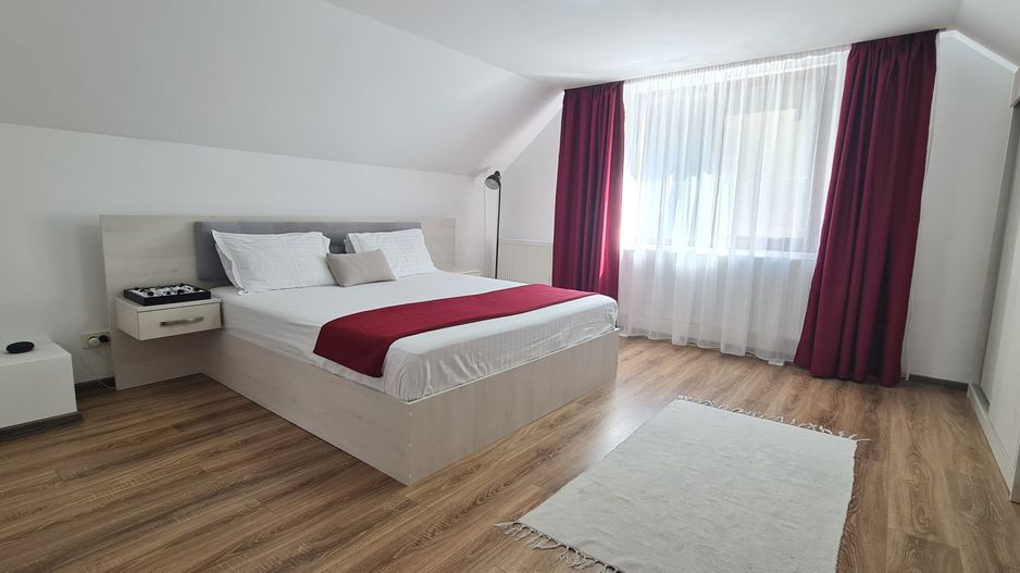 Casa individuala 3 camere mobilata utilata Tarlungeni - Poză 11
