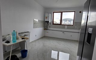 Casă Independentă curte Generoasă și Liniște finisaje de calitate - Poză 2