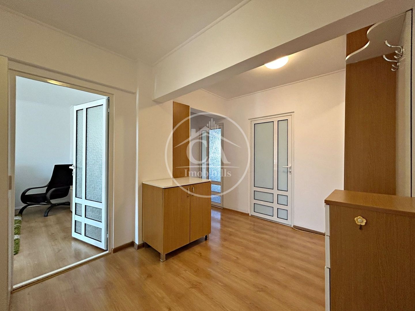 Apartament cu 3 camere de inchiriat in zona Piata Decebal, Oradea - Poză 12